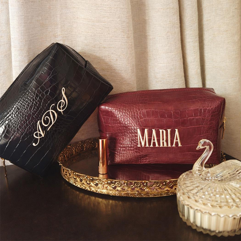Haftowana kosmetyczka Croc, pe – Travel Accessories Gift Ideas recenzja i cena